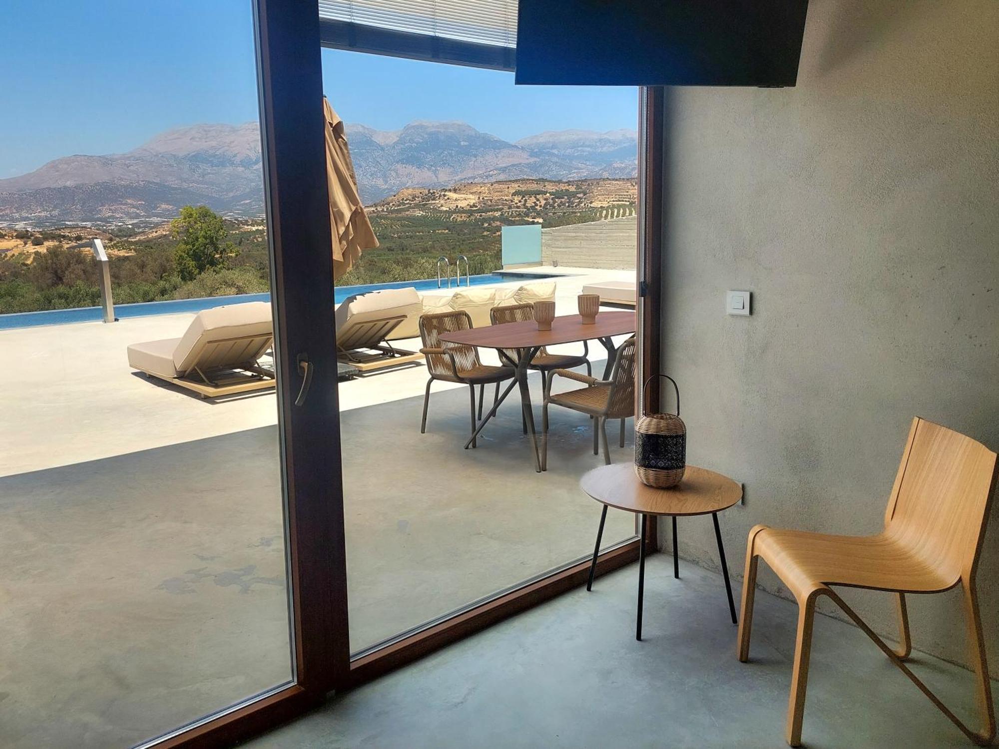 Marnos Luxury Vila Kamilárion
