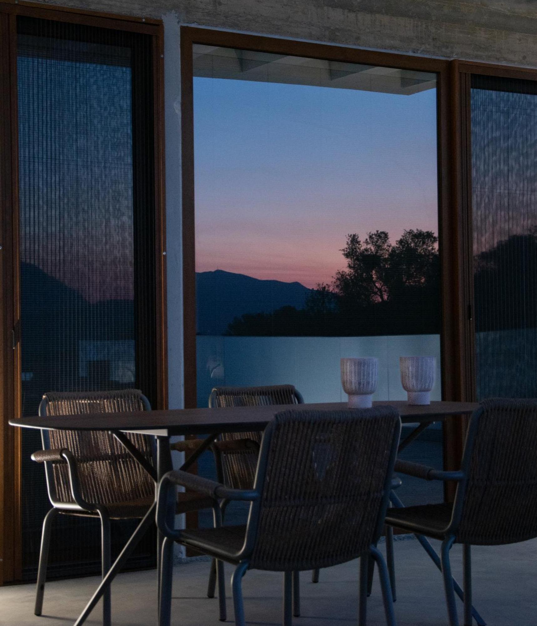 Marnos Luxury Vila *
